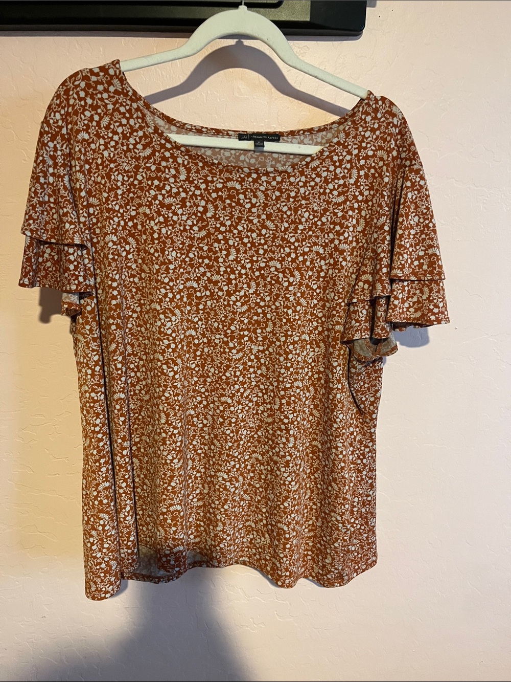 Adrianna Papell Rust Floral Ruffle Sleeve Tee